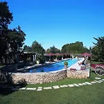 מלון Les Orangeries לוסאק-לה-שאטו