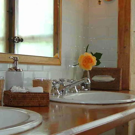 Hotel Les Orangeries Lussac-les-Chateaux