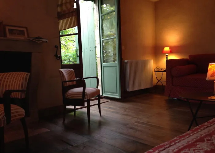 Les Orangeries Lussac-les-Chateaux