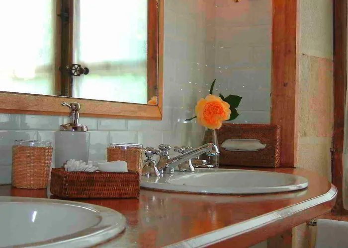 Hotel Les Orangeries Lussac-les-Chateaux